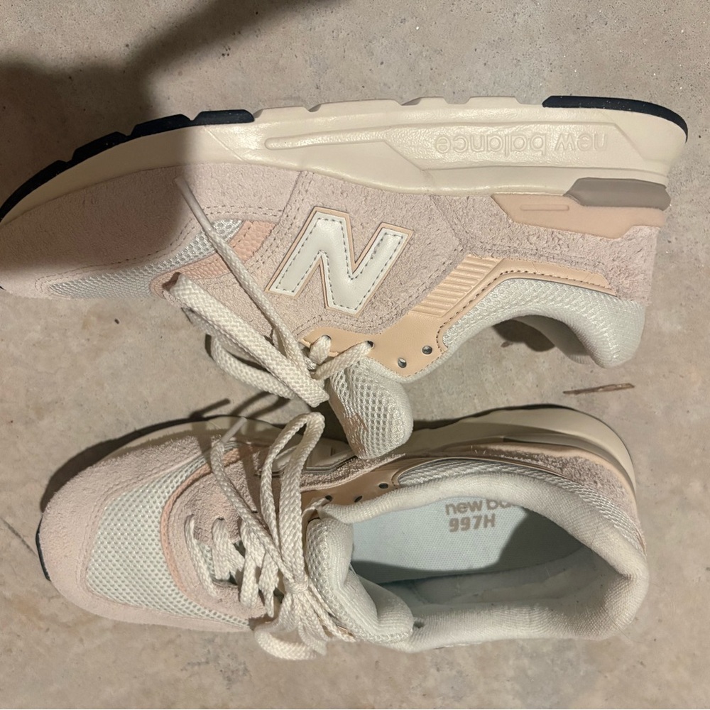 New Balance 997H Cream and Blush Lace-Up Sneakers
